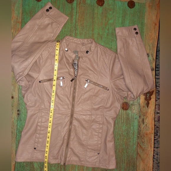 Vanity women’s taupe Faux Leather Jacket size large excellent used condition - Picture 10 of 10
